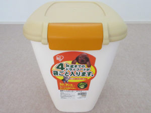 柴犬コマリ　犬グッズ　アイリスオーヤマ　フードストッカー